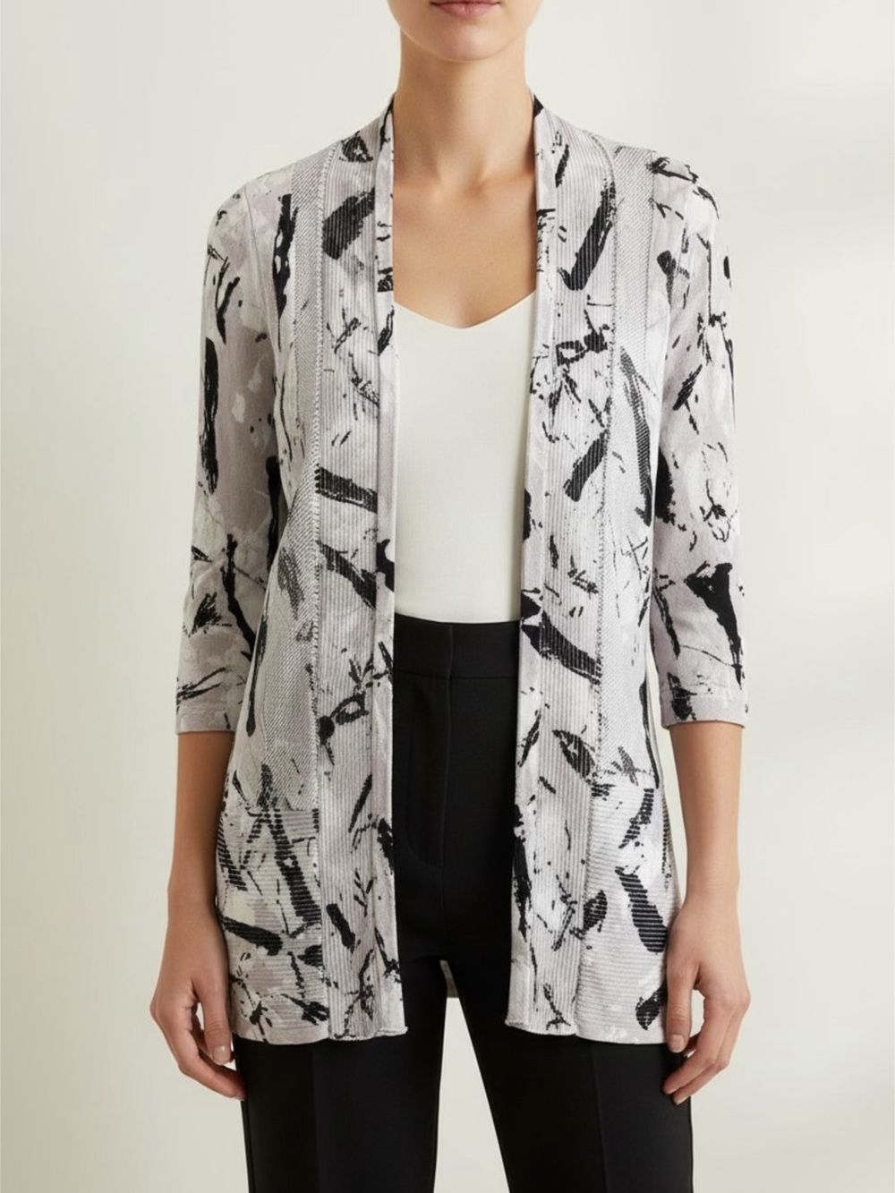 Alberto Makali Abstract Knit Cardigan in White & Black Size Medium